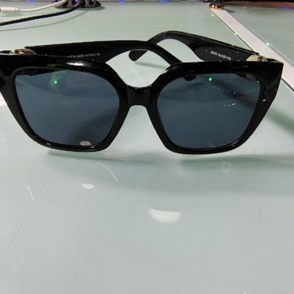 LOUIS VUITTON BRAND NEW BLACK SUNGLASSES WITH BLUEISH GRAY LENS -MADE IN ITALY - Picture 6 of 13